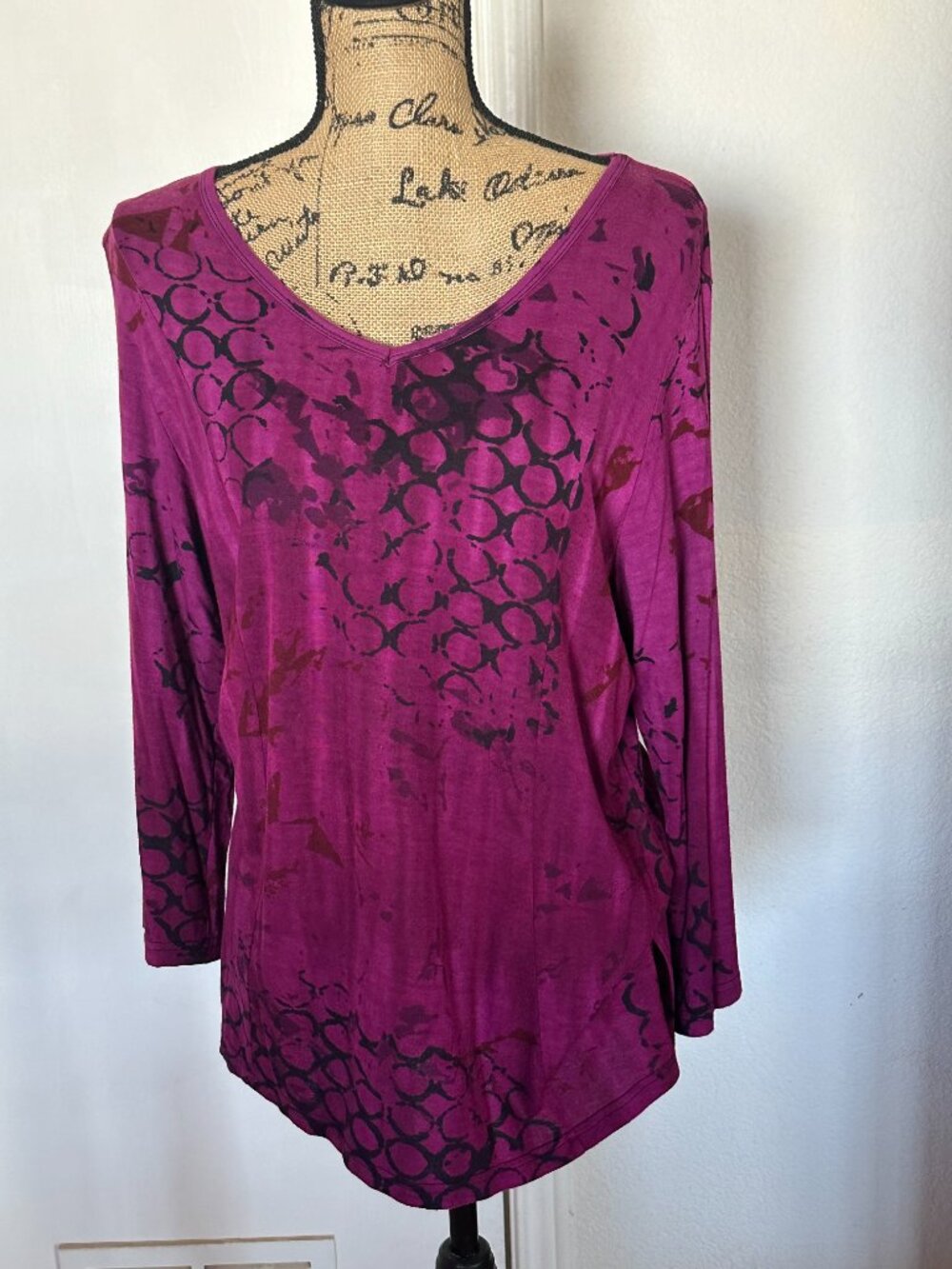 Parsley & Sage Maroon & Black V-Neck Tunic Long Sleeves SIZE L